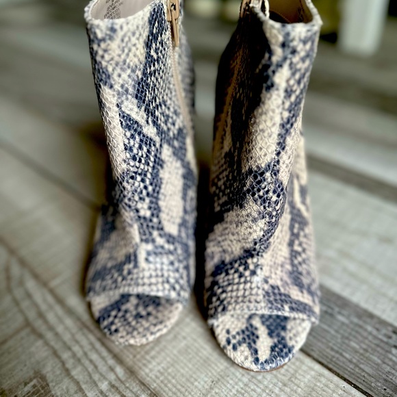 Steve Madden Open Toe Booties - Picture 3 of 5